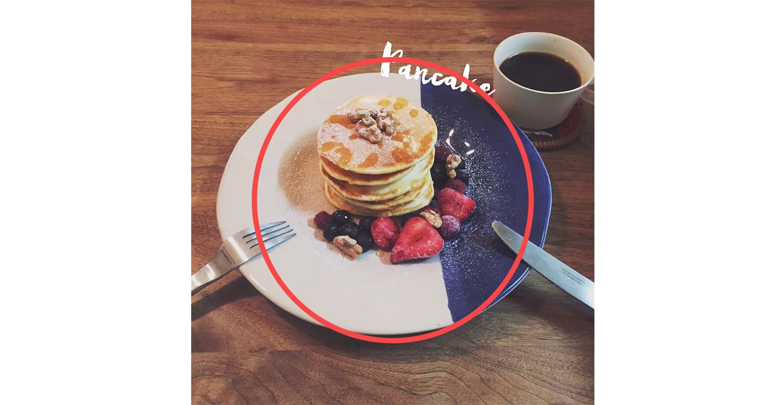 中央に円形の被写体を主役として配置する「日の丸構図」